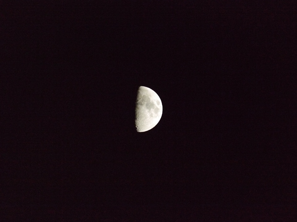 Half moon moon Free photos