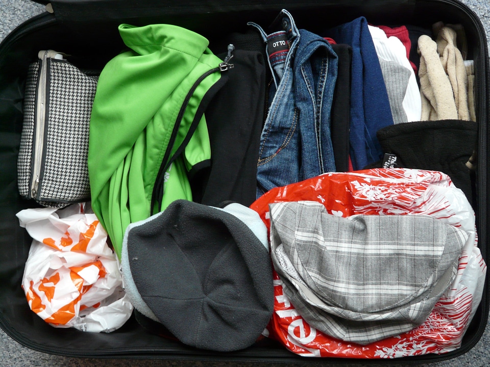 Packaging clothing departure