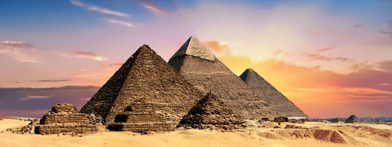 Giza pyramid complex photo
