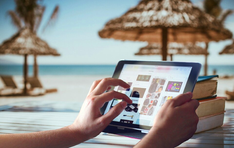 Tablet pc hands resort