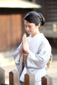 Woman kimono pray photo