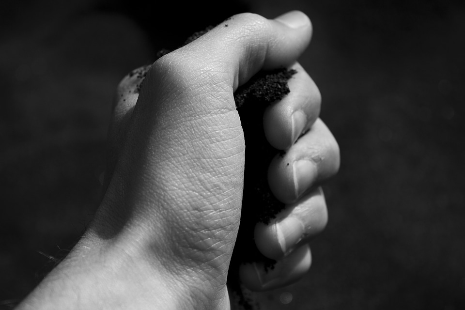 Black and white grip dirt