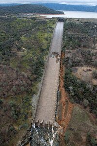 Oroville dam spillway photo