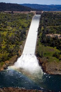 Oroville dam spillway photo