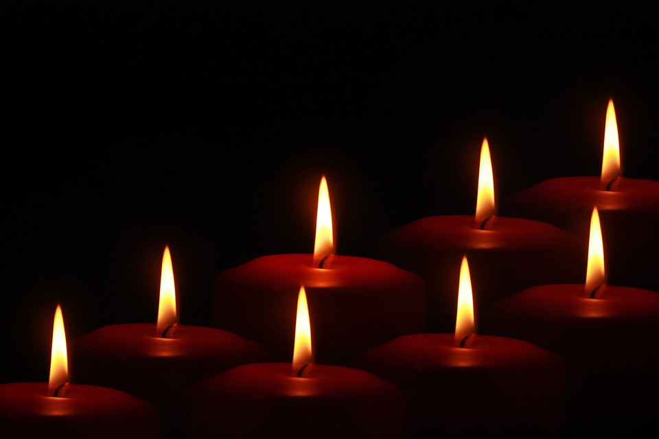 Advent wreath candles light