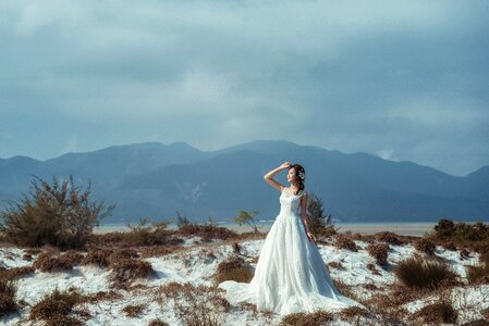 Bride wedding dress wilderness
