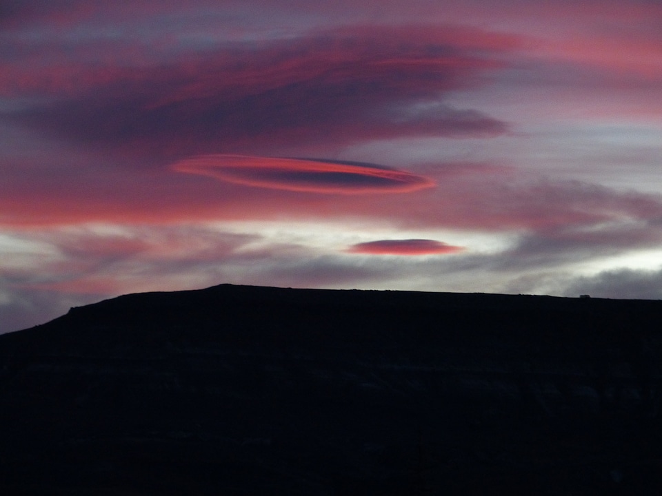 Sky clouds red