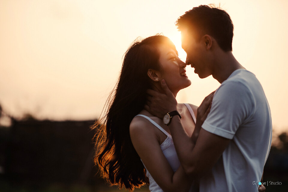 Couple love sunset