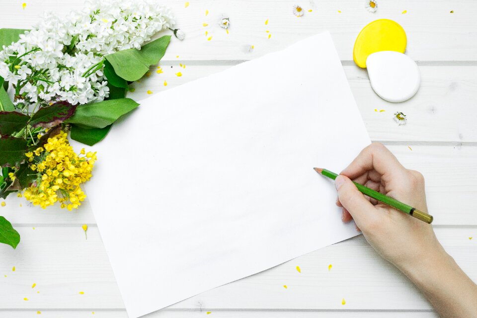 Drawing paper flower hand