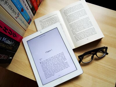 E book tablet computer glasses photo