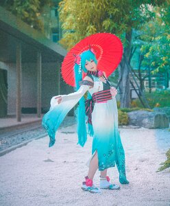 Hatsune miku cosplay