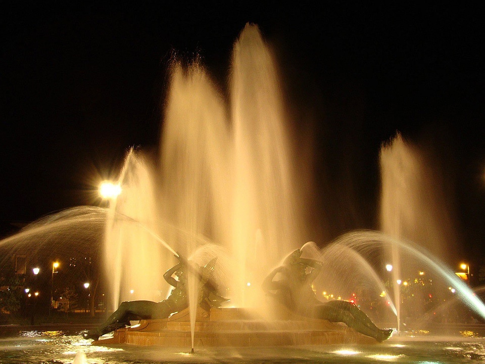 Philadelphia fountain illuminated fountain logan circle