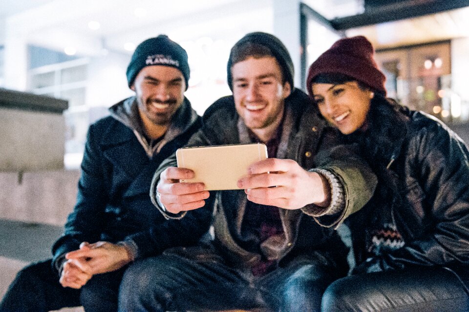 Taking picture group smartphone