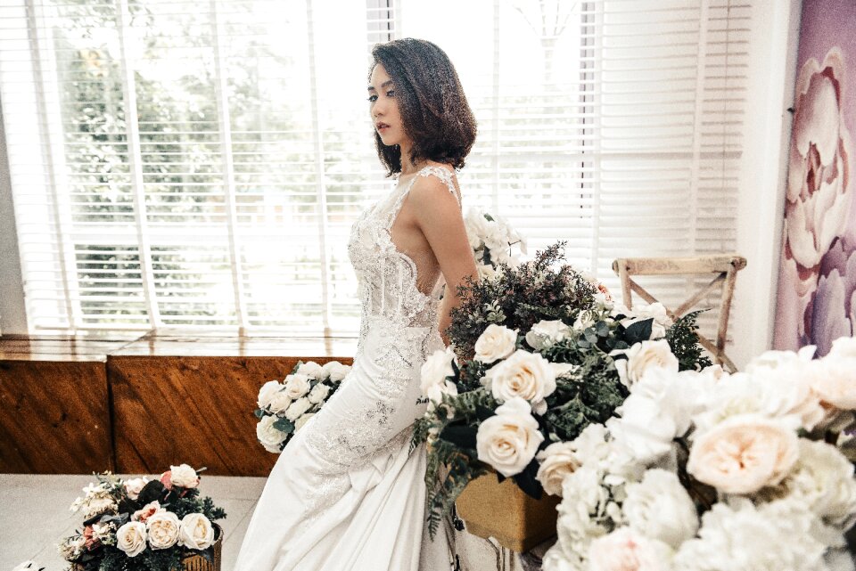 Wedding dress bride rose
