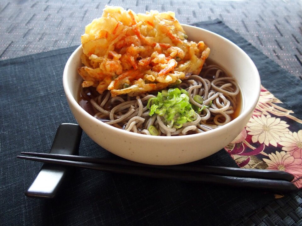 Tempura soba noodle food