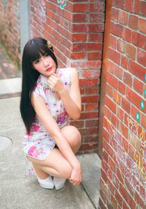 Woman girl cheongsam photo