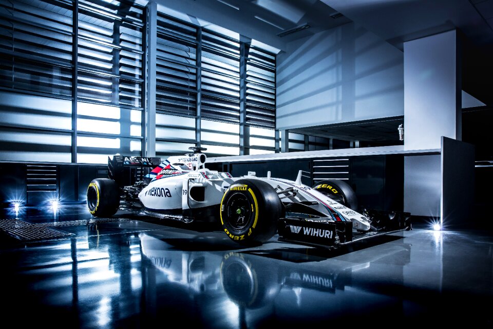 Williams fw38 f1 racing car