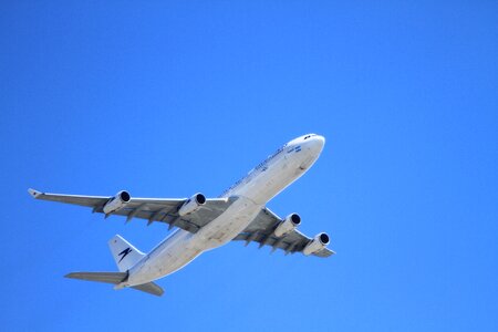 Airliner aircraft photo