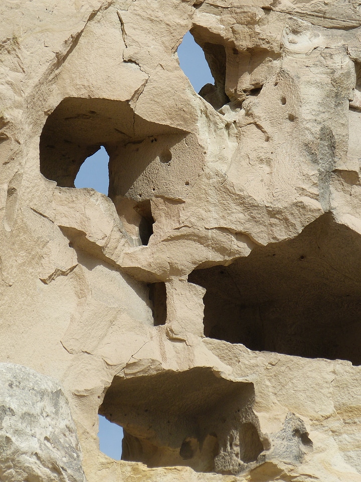 Leaching erosion hollowed out