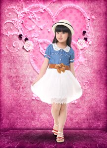 Child girl heart