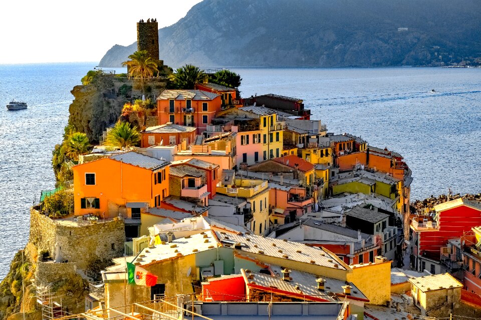 Cinque terre vernazza photo