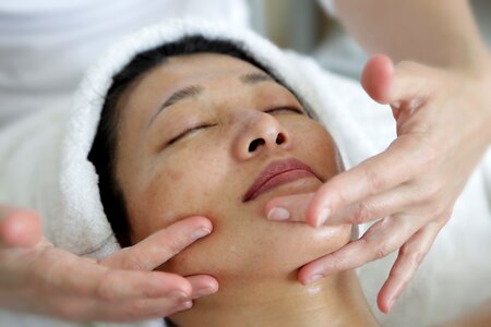 Face massage day spa photo