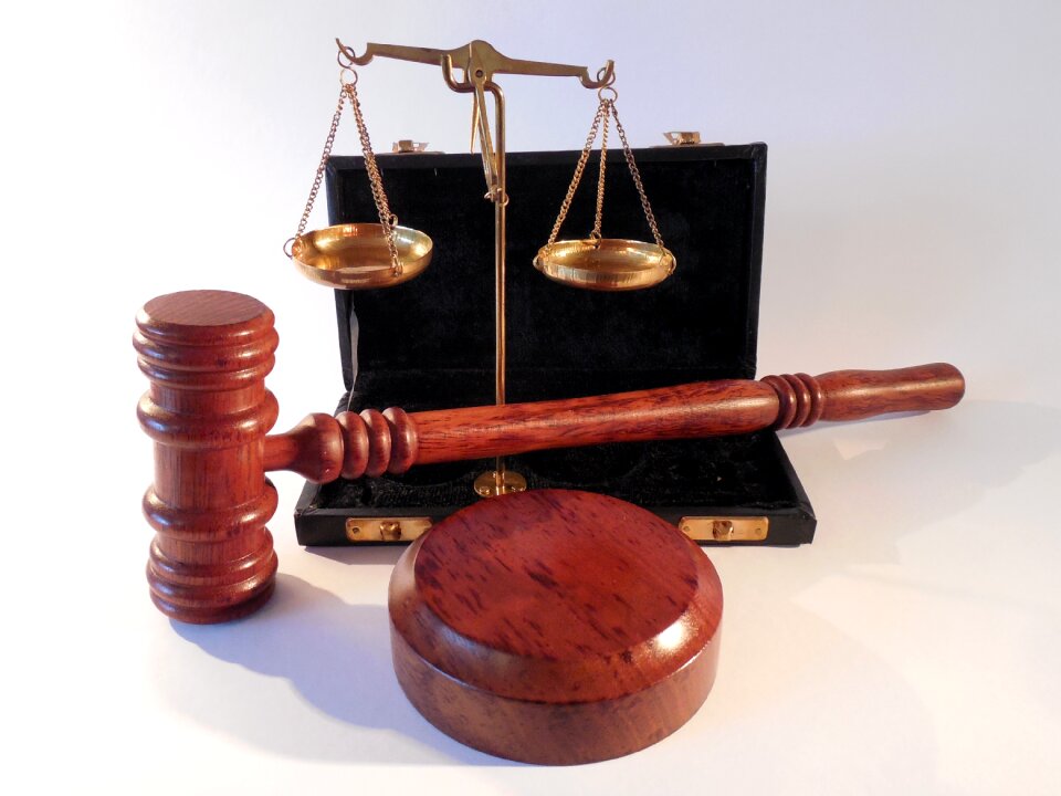 Law trial hammer balance scales