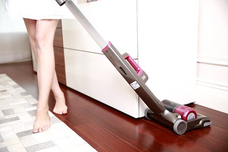 Legs cleaner cleaning