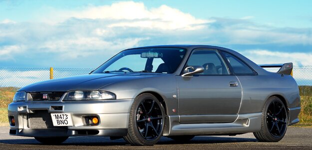 Nissan skyline gt r bcnr33