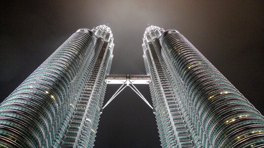 Petronas towers photo