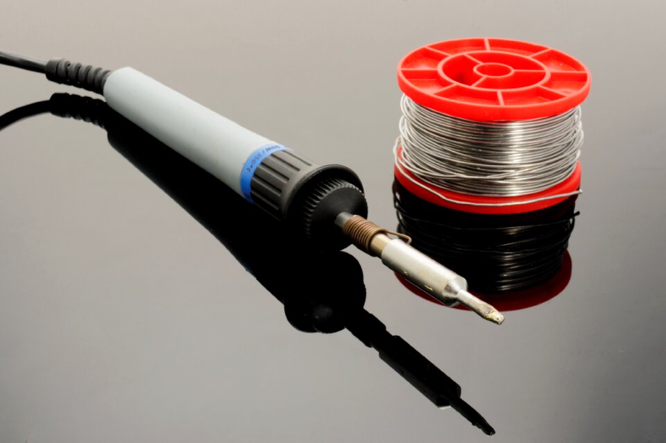 Solder soldering iron