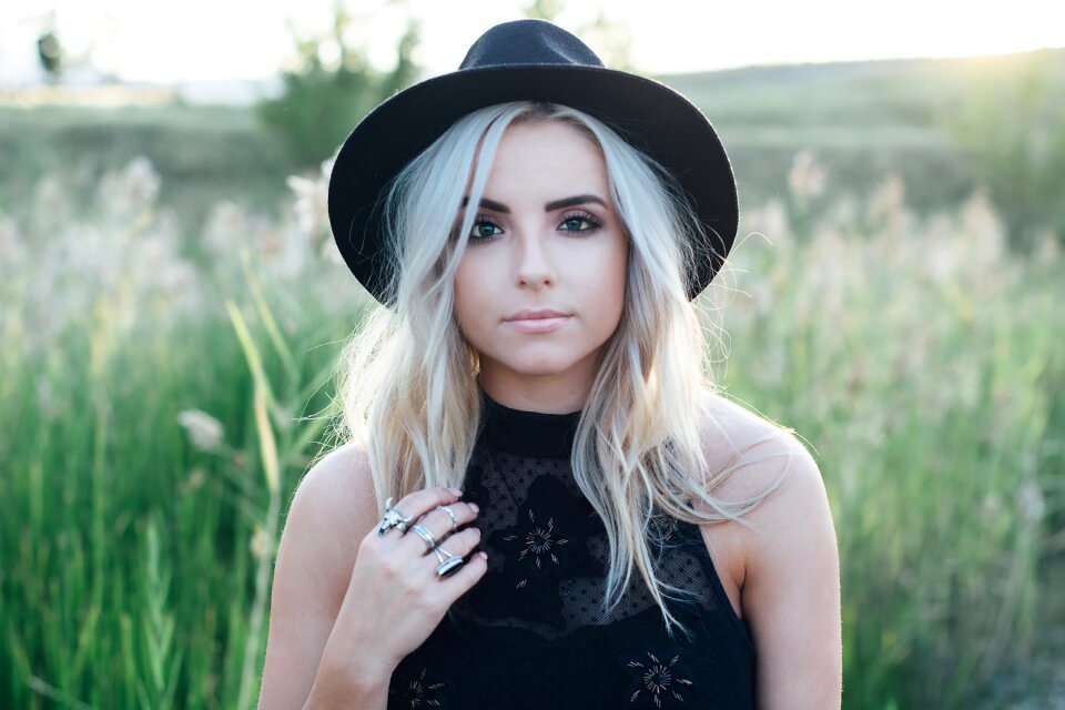 Woman girl portrait hat