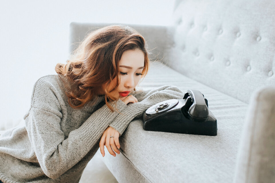 Woman girl waiting telephone