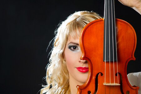 Woman violin photo