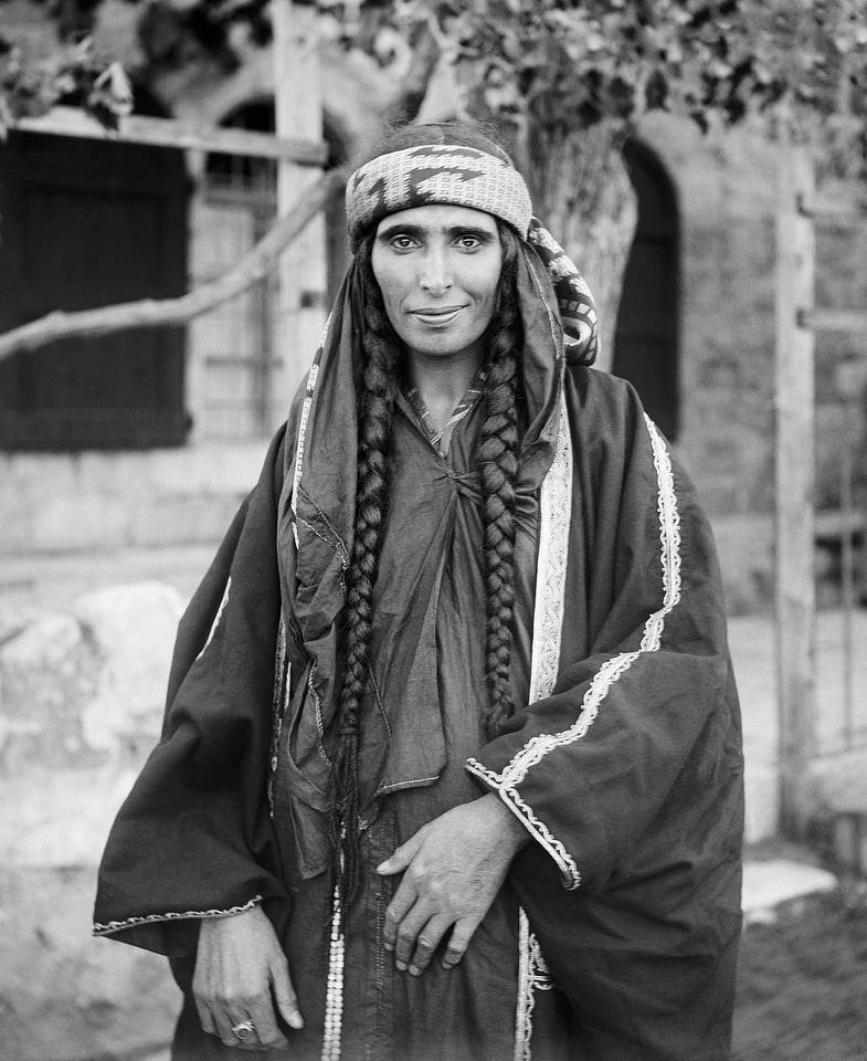 Jerusalem braids black and white