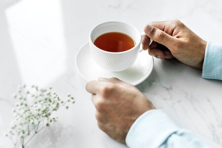 Black tea hands