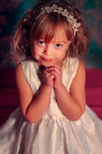 Child girl pray photo