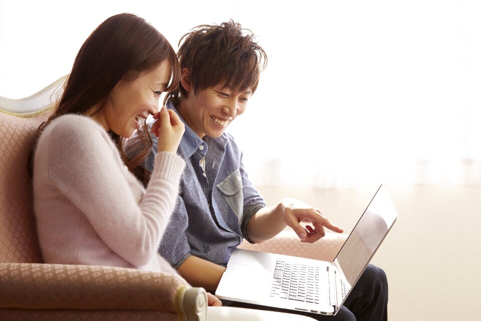 Couple lover laptop computer
