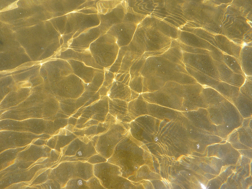Sea light mirroring