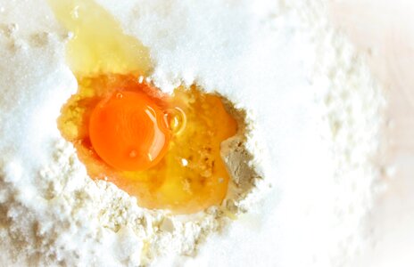 Flour egg making cake