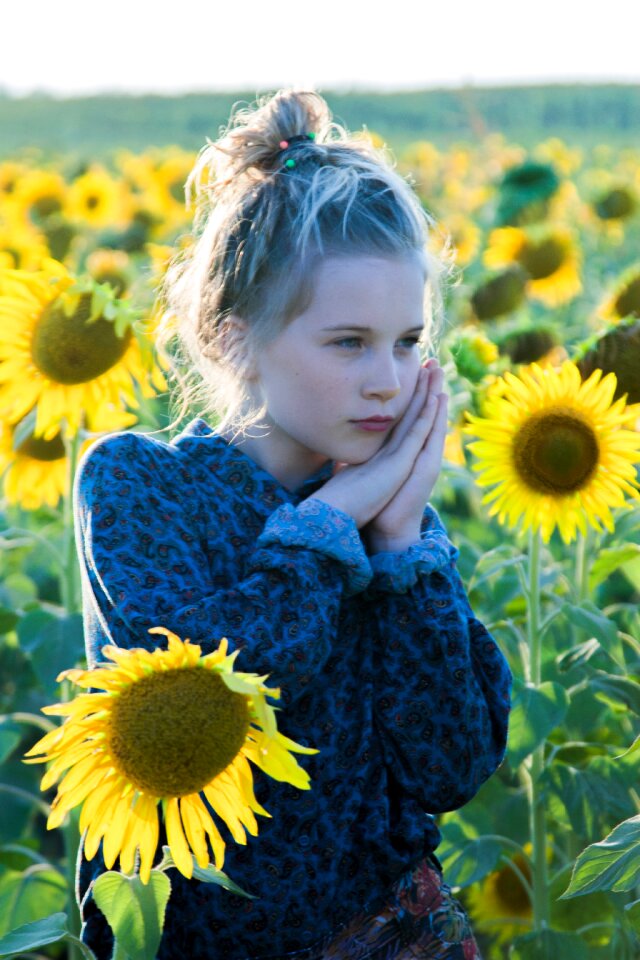 Girl portrait sunflower
