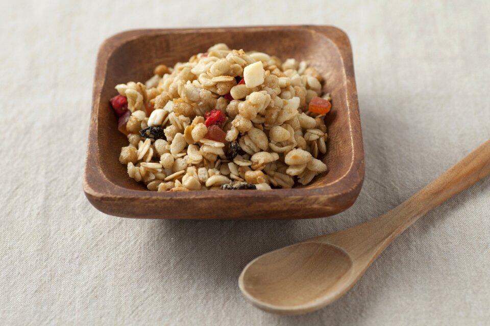 Granola breakfast cereal