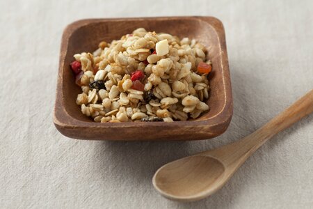 Granola breakfast cereal