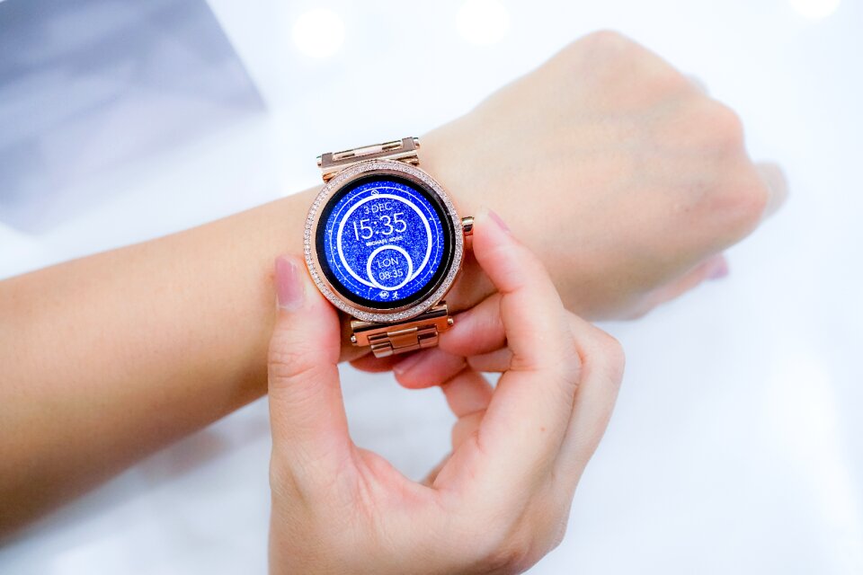 Smartwatch hands