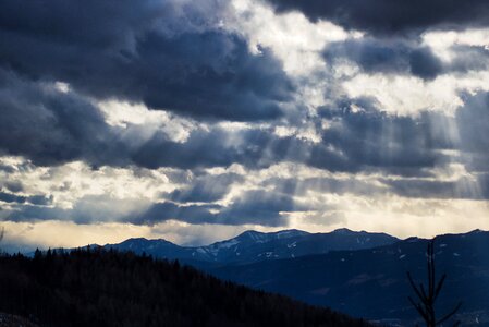 Sunbeam clouds mountain photo