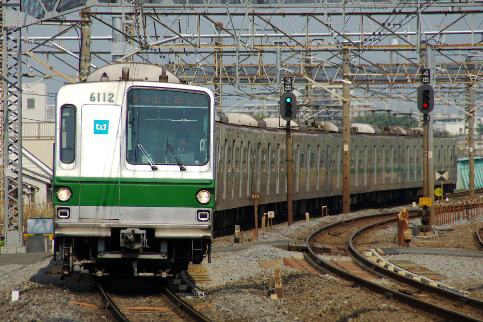 Tokyo metro series train