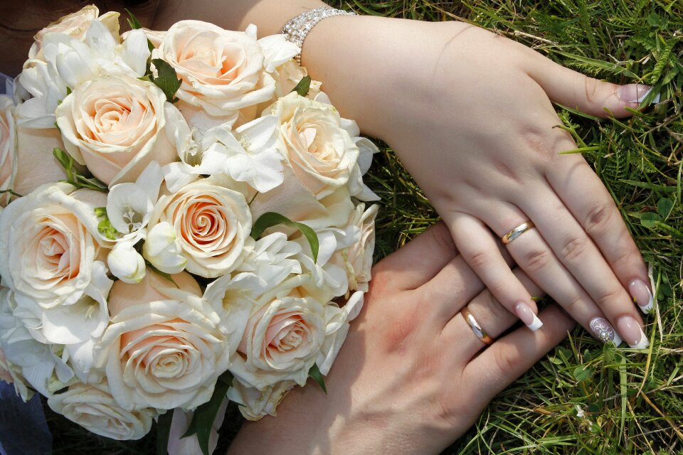 Wedding hands bouquet