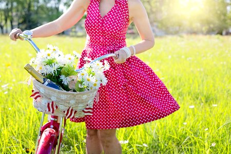 Woman bicycle picnic