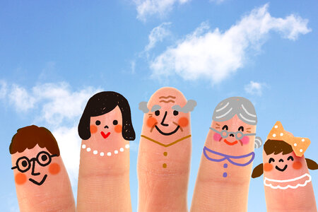 Finger dolls family photo
