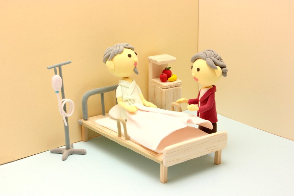 Old couple hospital dolls
